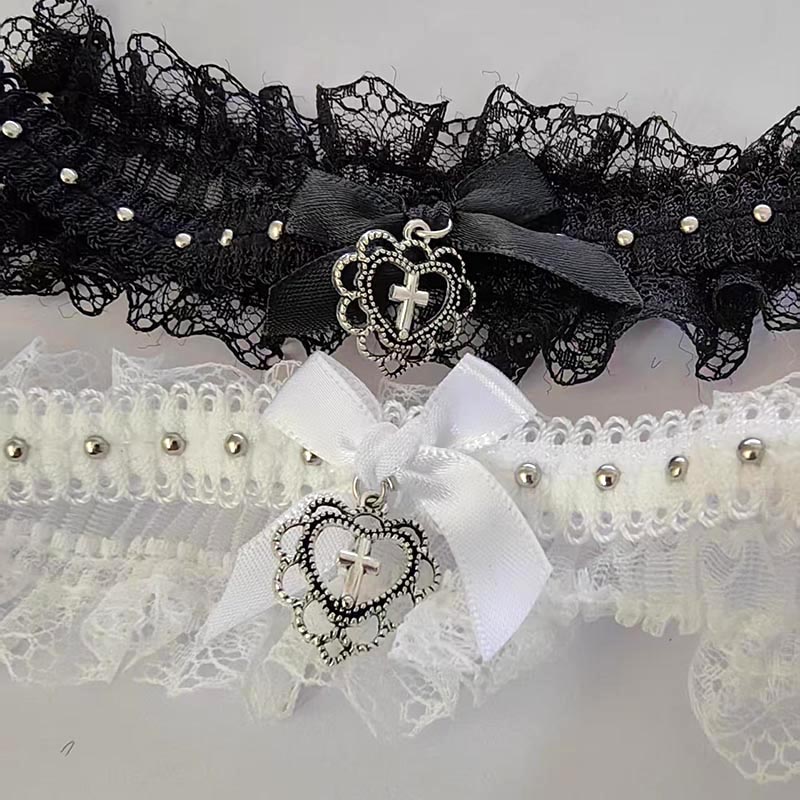 Magnetic Clasp Cosplay - Kalung Renda Hitam Goth dengan Liontin